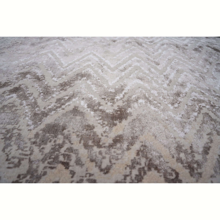 M I S S O N I luxury handmade rug by Cherom in bamboo silk and New Zealand wool