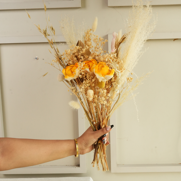 Matcha Muse Sculpted Vase with Dried Flowers | Modern Decorative Vase - https://artecasa.in/