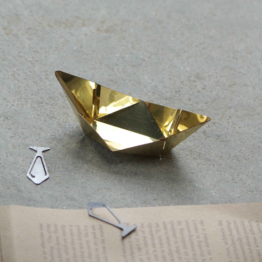 playBOAT [With set of 20 Fish Paperclip]