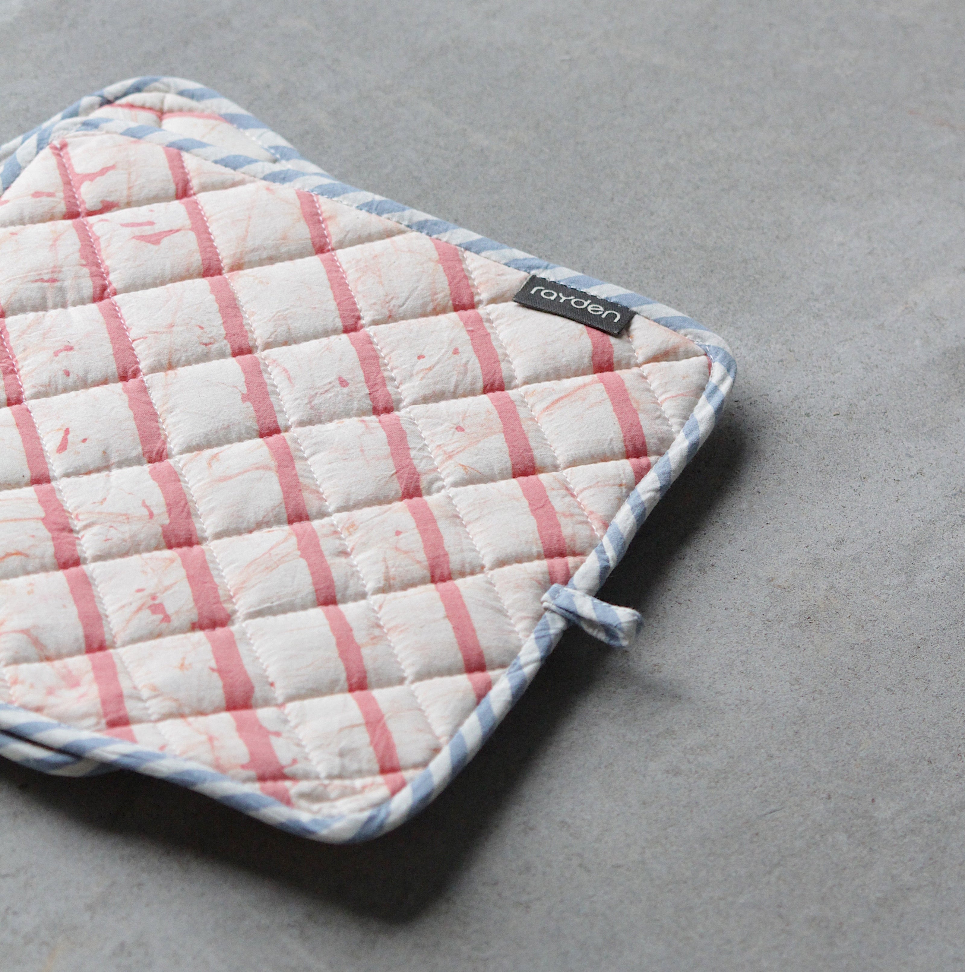 BASIK POP - POT HOLDER - CORAL [Set of 2]