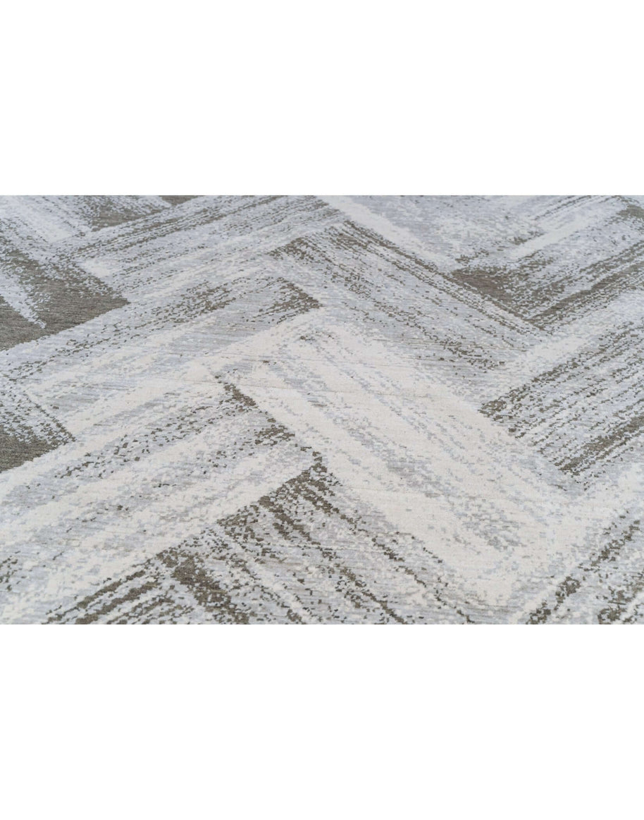 L A N V I N luxury handmade rug by Cherom, New Zealand wool, modern design in gray and white.