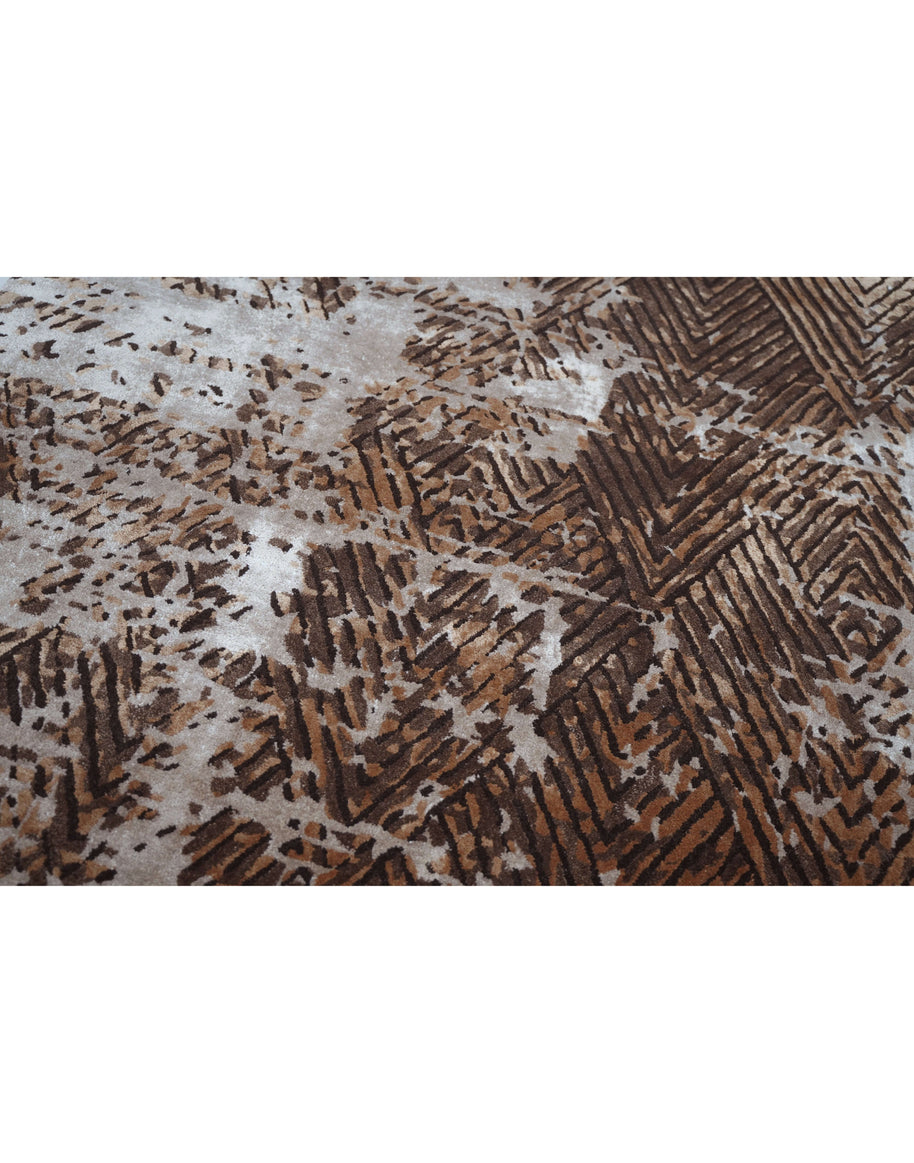 B E Z I E R luxury handmade rug by Cherom, New Zealand wool, contemporary design, distressed pattern.
