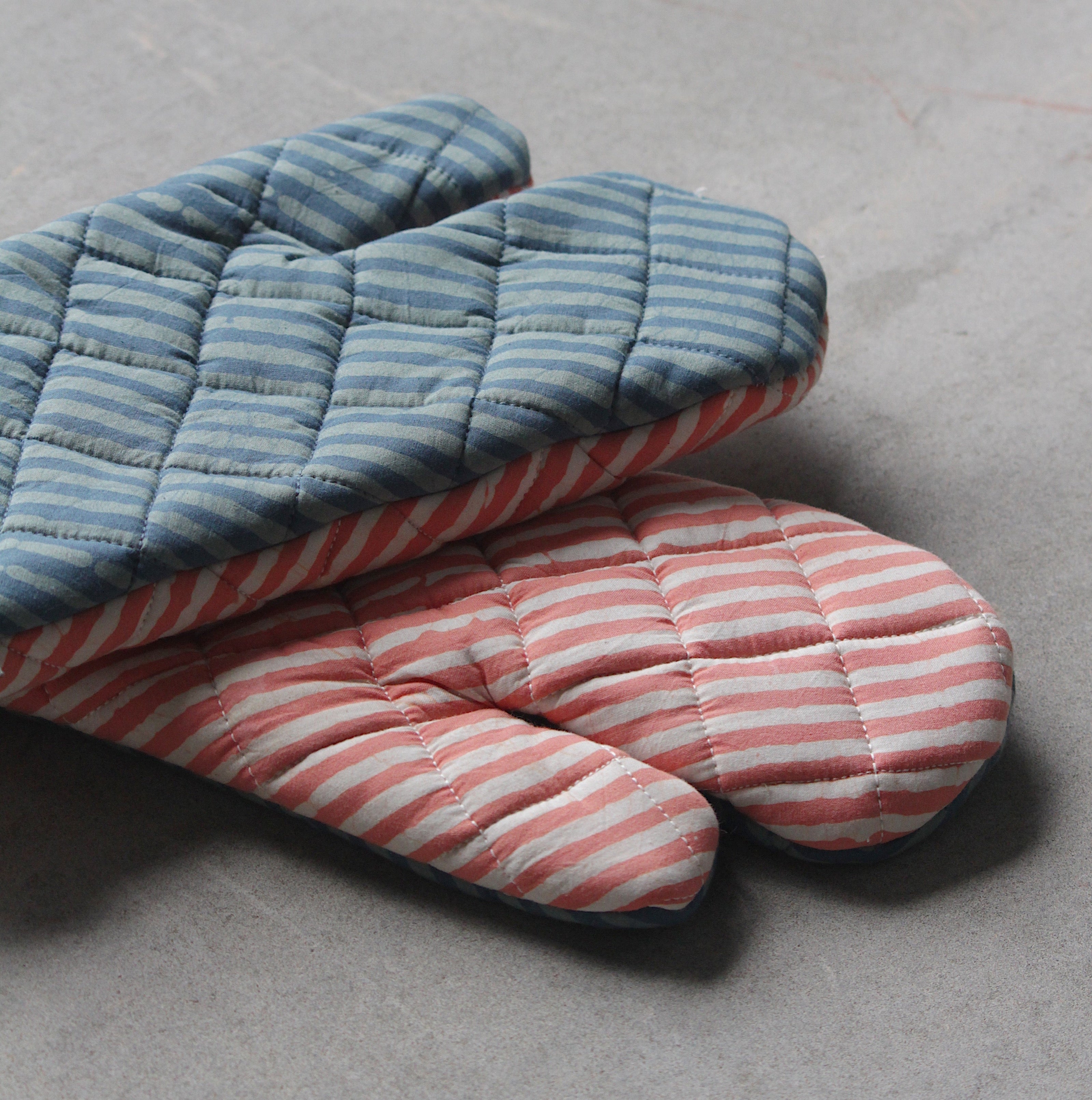 BASIK POP - MITTEN - TEAL/CORAL