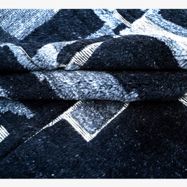 Stratum Knotted Rug / Abyss