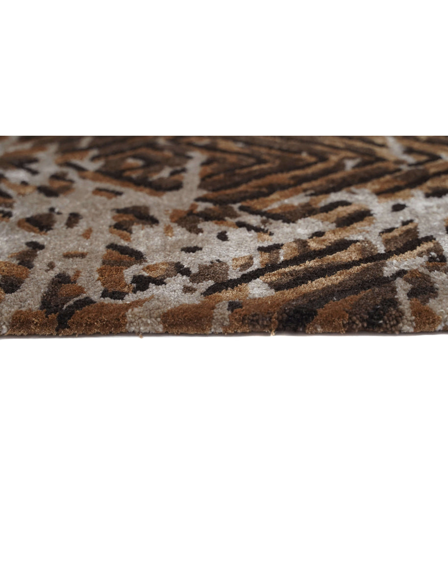B E Z I E R luxury handmade rug by Cherom in New Zealand wool, modern design.