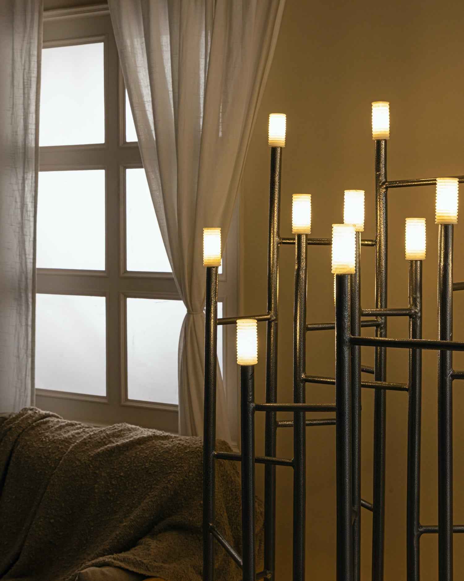Siri Lux floating floor lamp