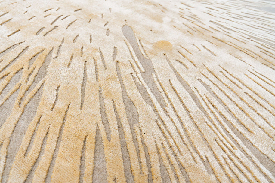 S U N B U R S T luxury handmade rug by Cherom in New Zealand wool, contemporary design, beige tones.