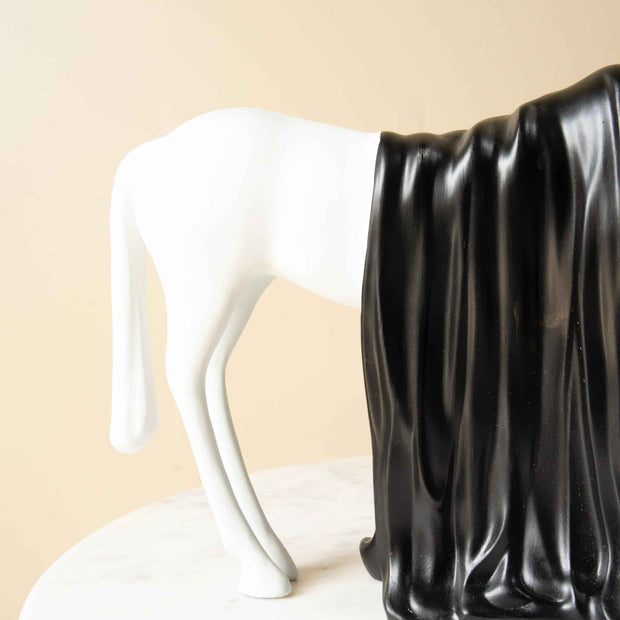 Elegant Horse Strands Decor Piece – Resin White & Black Horse Sculpture | Luxury Home Decor Showpiece