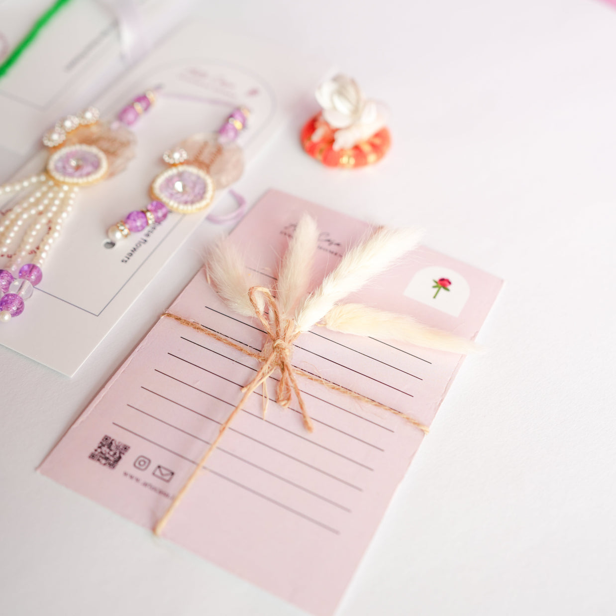 Handcrafted Tulip crochet Rakhi hamper (Light Purple) - https://artecasa.in/