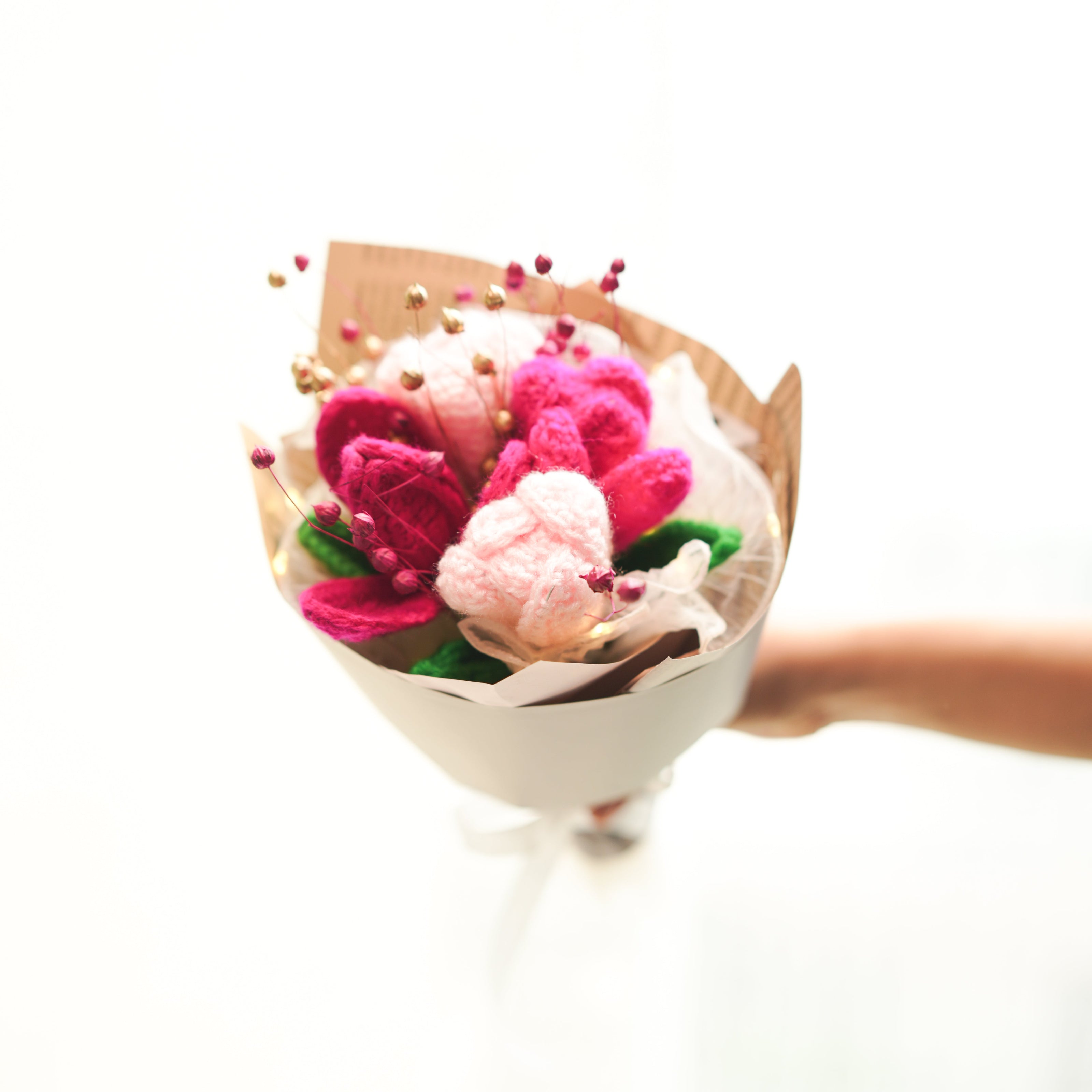 Hooked on Petals bunch - https://artecasa.in/