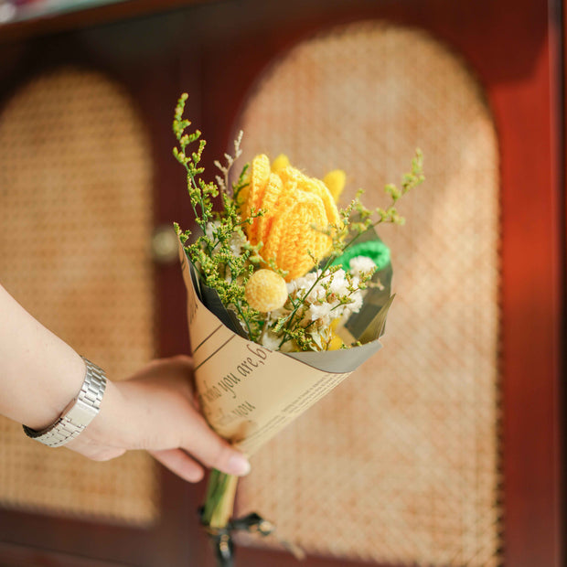 Crochet Petal Bunch – Yellow Crochet Tulip with Dried Flower Bouquet | Handmade Floral Decor for Home & Gifting