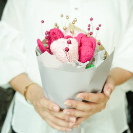 Hooked on Petals bunch - https://artecasa.in/
