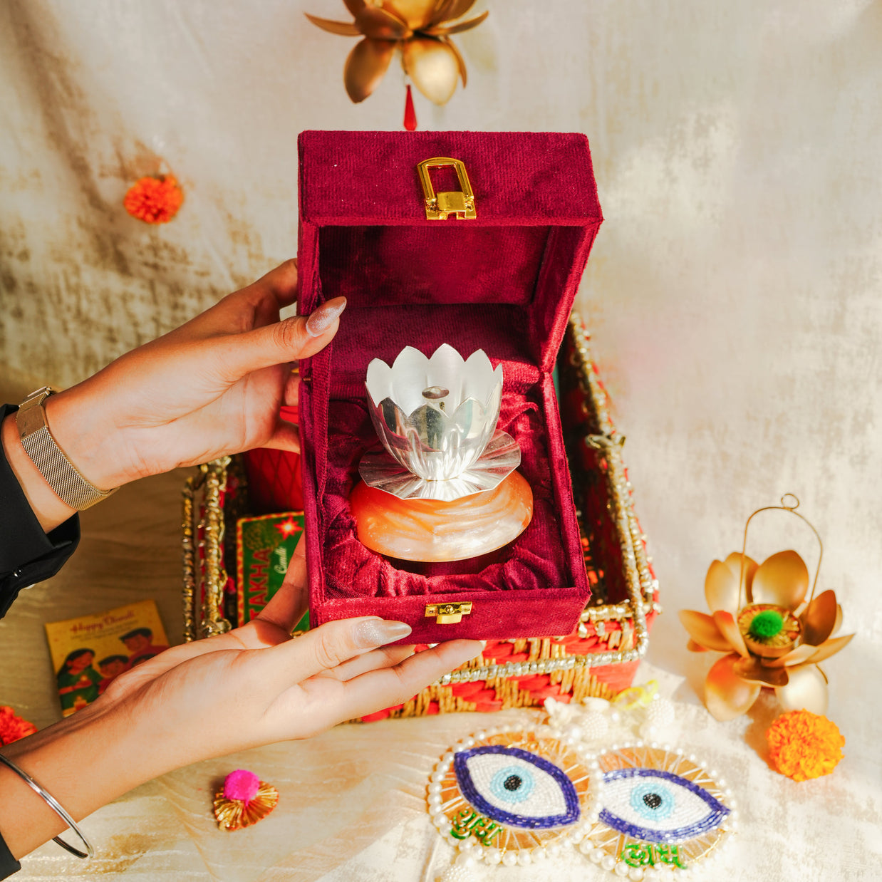 Crimson celebration diwali hamper - https://artecasa.in/