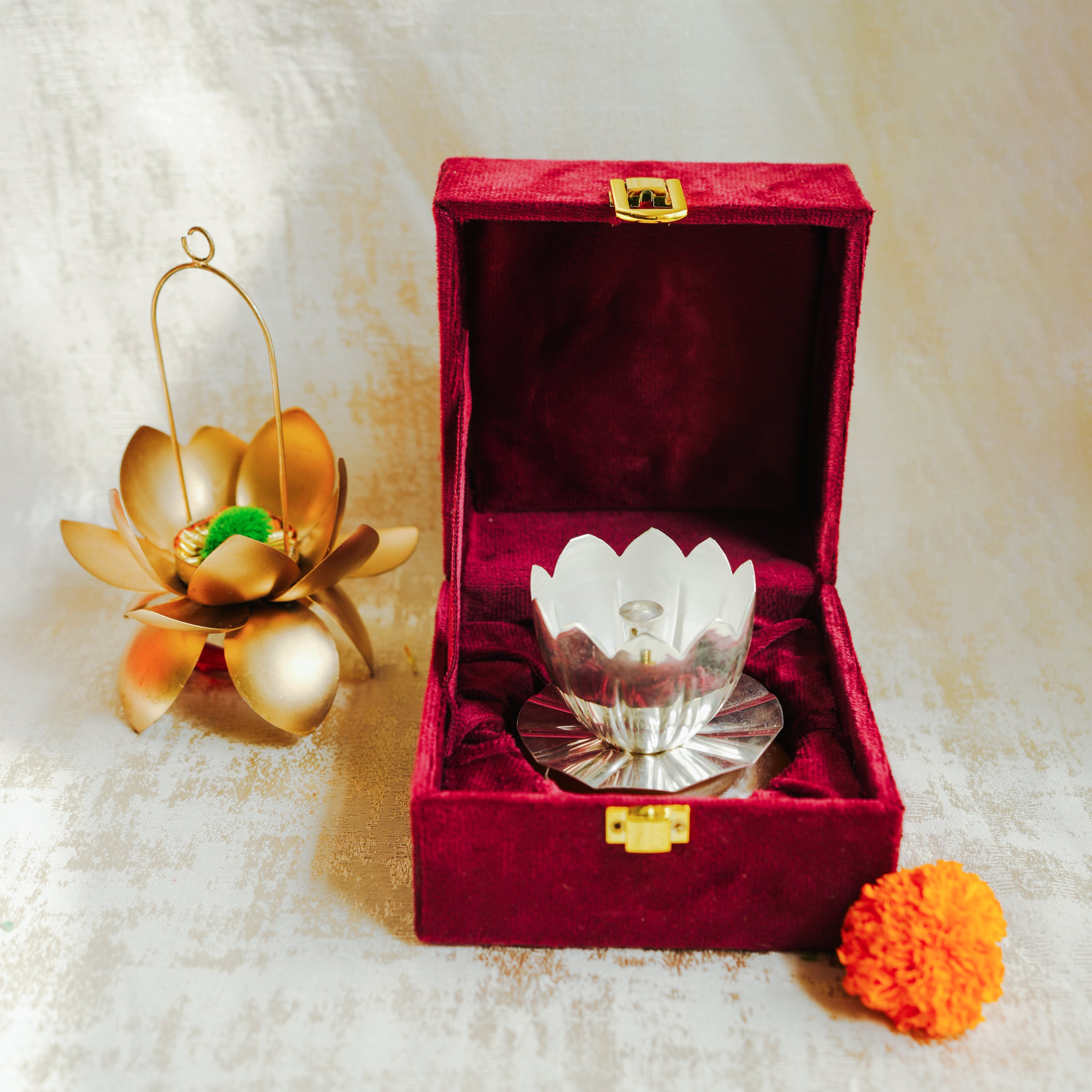 Crimson celebration diwali hamper - https://artecasa.in/