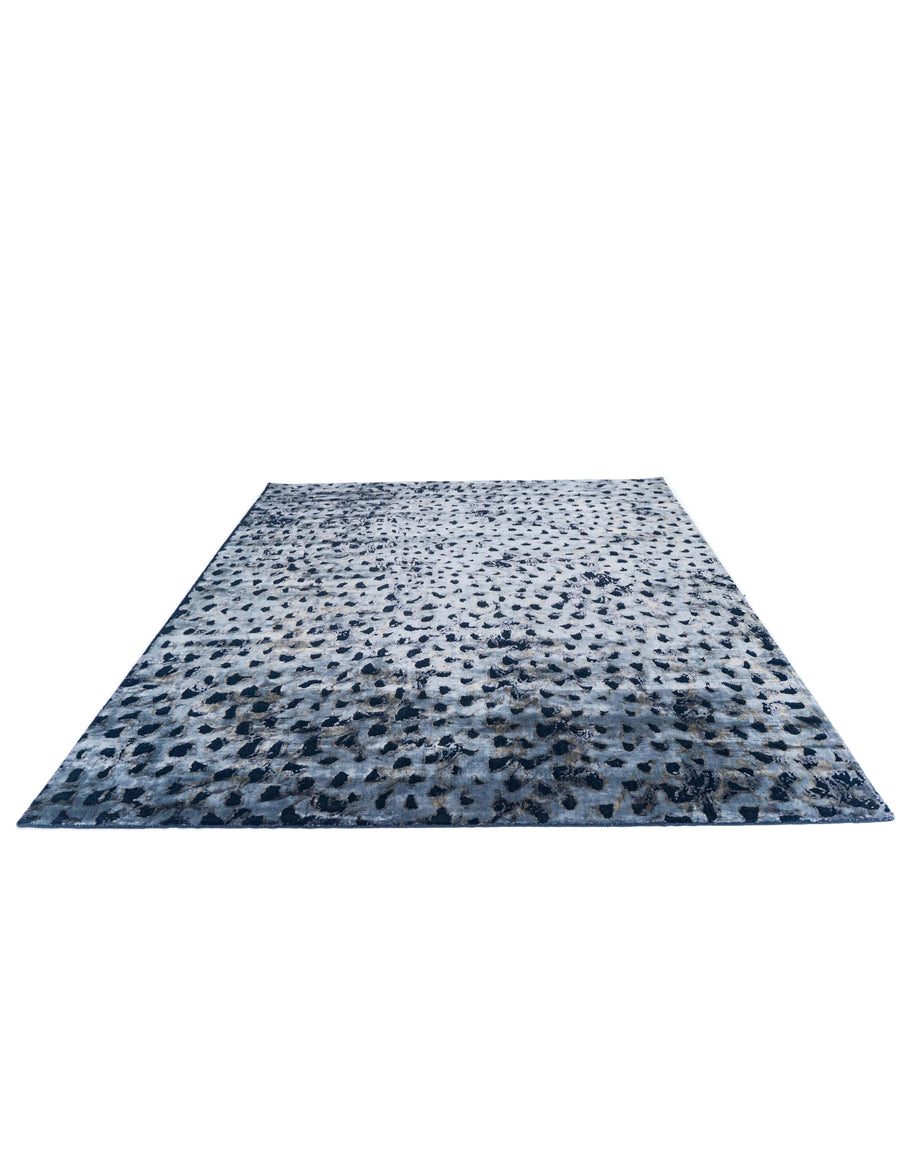 Y U K O luxury handmade rug by Cherom in blue New Zealand wool, modern design, premium quality.