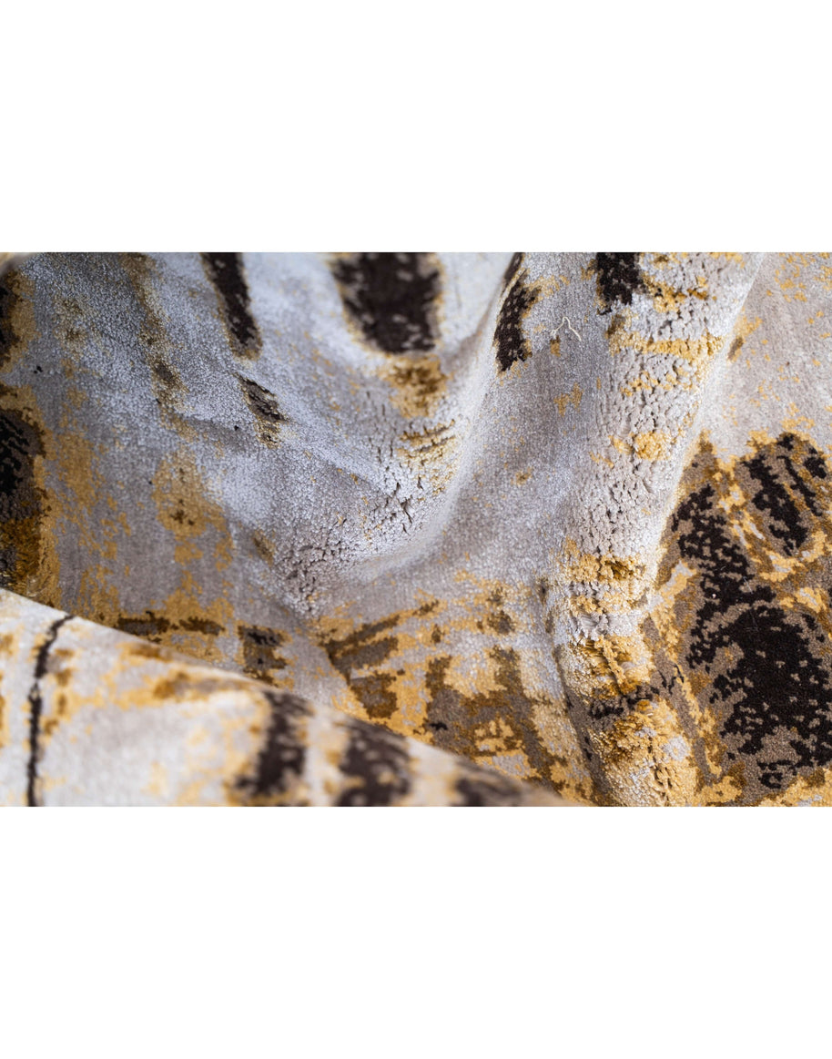 L Y M A N luxury handmade rug by Cherom, featuring a contemporary design in New Zealand wool and viscose.