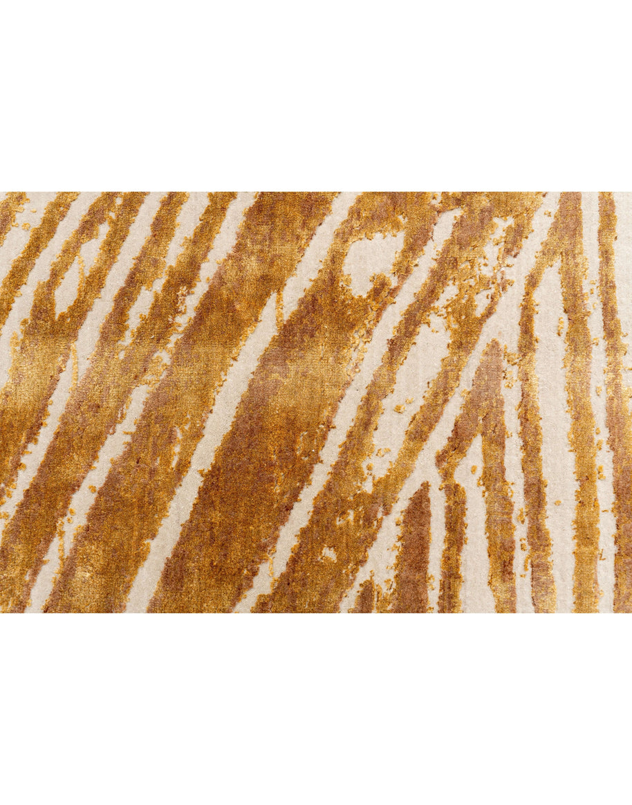 A X E L luxury handmade rug by Cherom, New Zealand wool, modern design, gold and cream color.