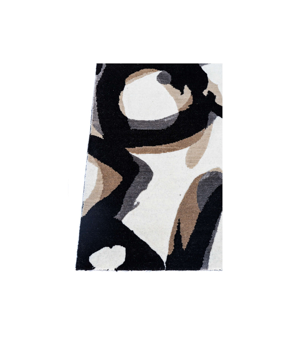 L A   R O U T E luxury handmade rug by Cherom in New Zealand wool, modern design with beige and black patterns.