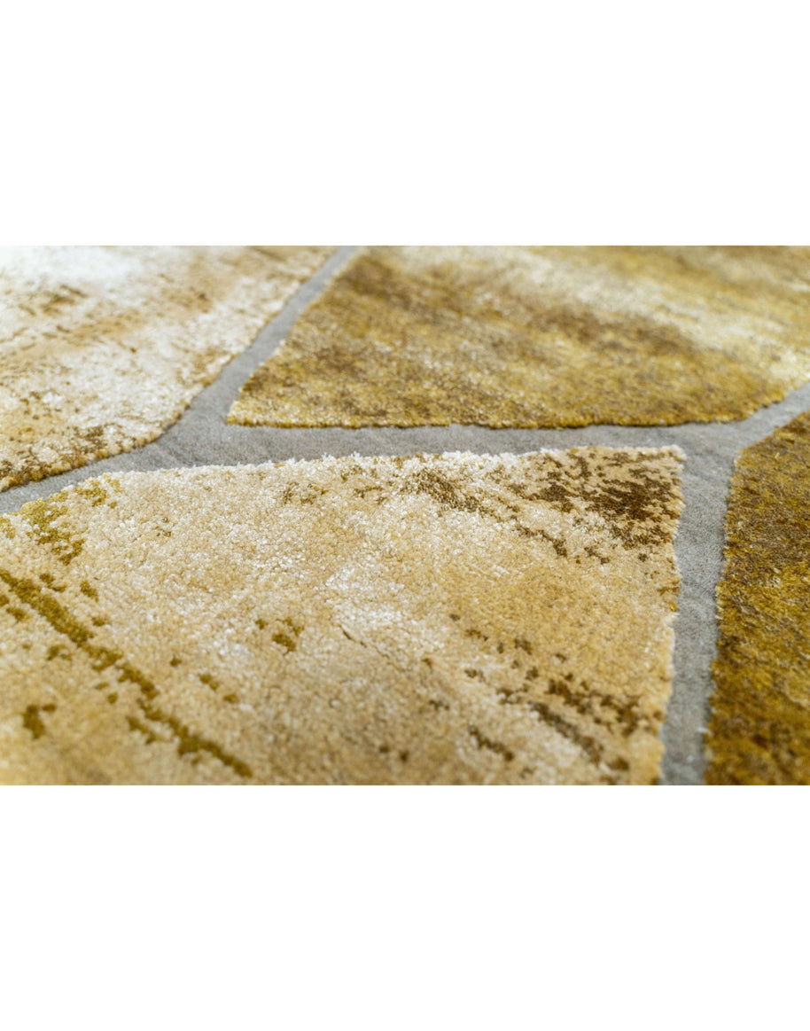 F O N T A N A luxury handmade rug by Cherom, modern design in New Zealand wool, warm gold tones.