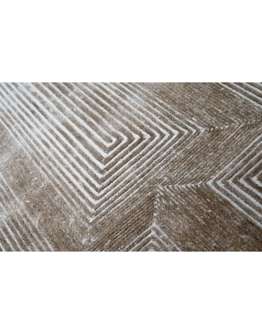 C O N T O U R - B E C K M A N luxury handmade rug by Cherom in neutral New Zealand wool texture.