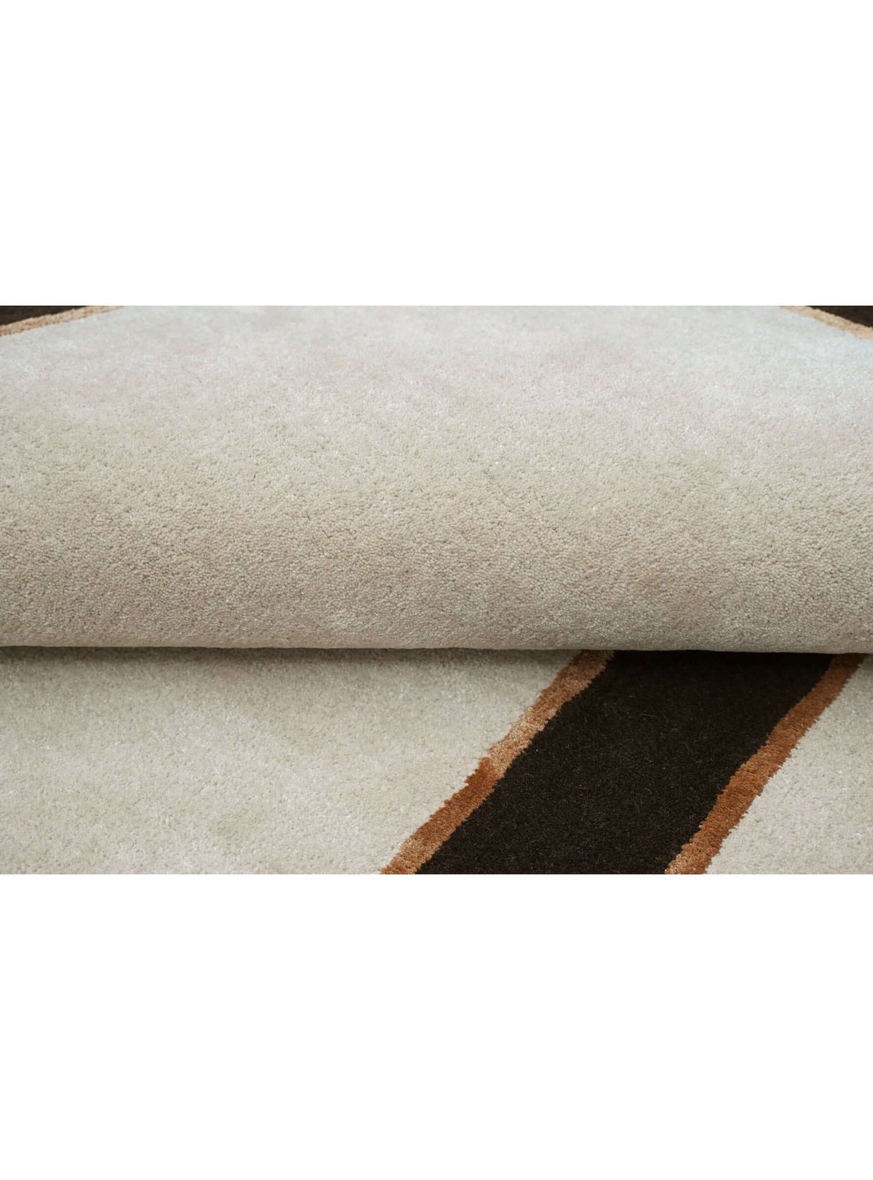 B O R D E R S - O F F  W H I T E