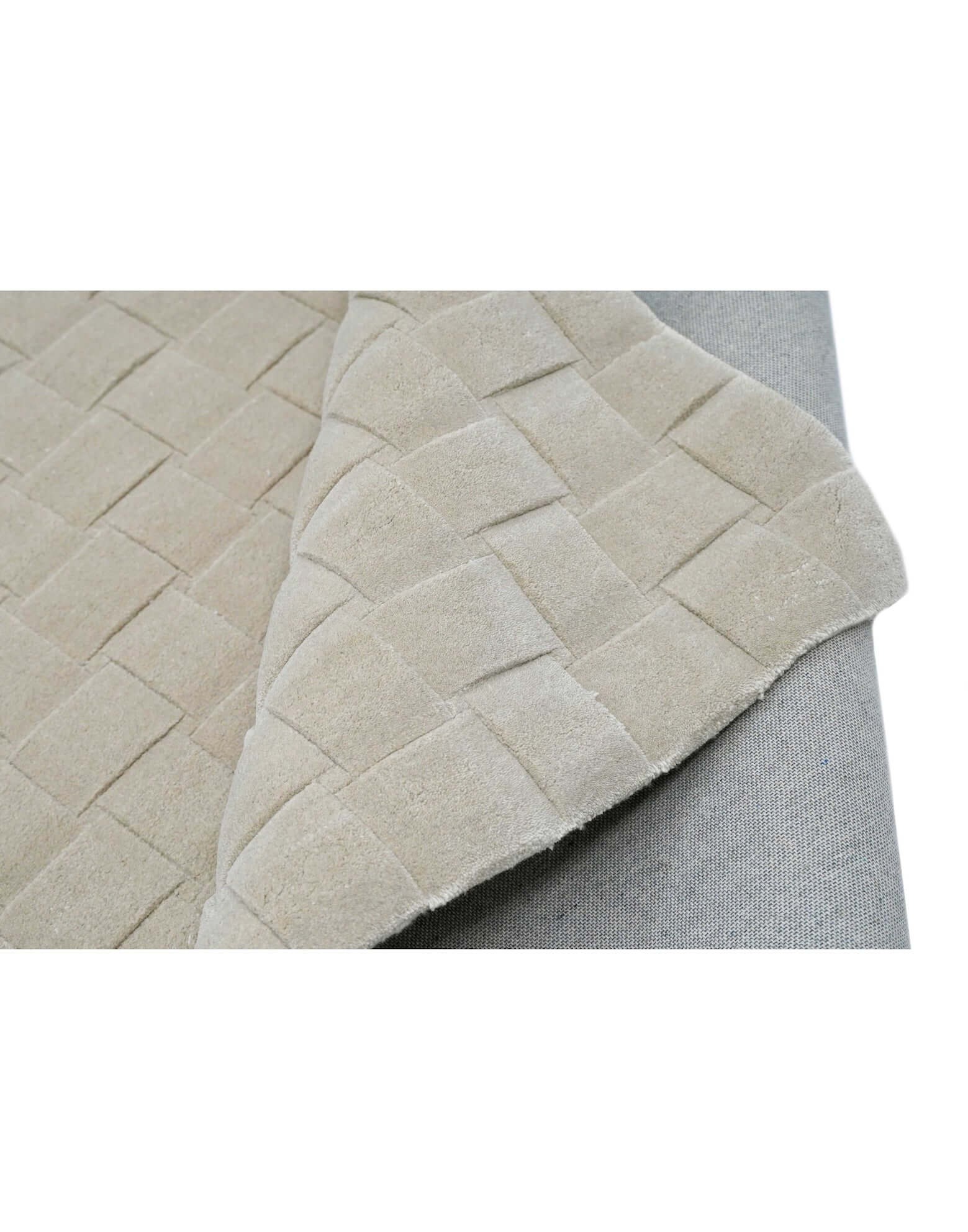 S C U L P T E D - B A S K E T W E A V E