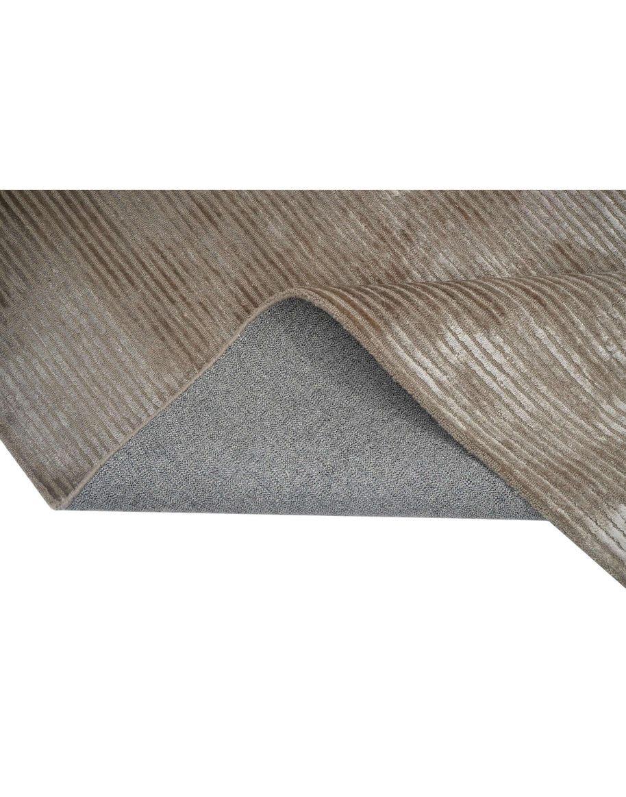 C O N T O U R - P R I S M luxury handmade rug by Cherom in beige New Zealand wool.