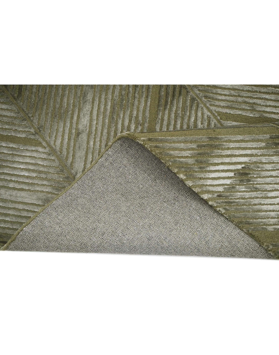 C O N T O U R - L I R A luxury handmade rug by Cherom, olive New Zealand wool, modern design, plush texture.
