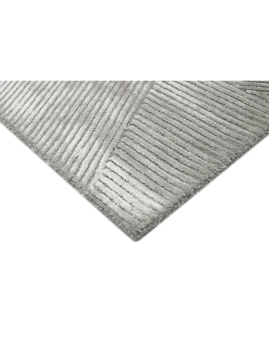 C O N T O U R - T E S S A R A luxury handmade rug by Cherom in soft grey New Zealand wool.