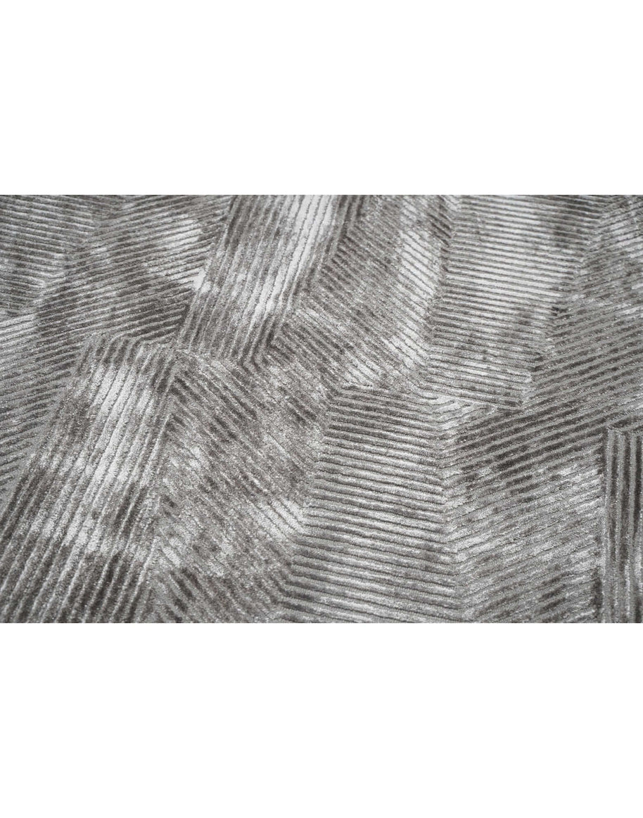 C O N T O U R - G R A P H I T E luxury handmade rug by Cherom, New Zealand wool, modern gray design.