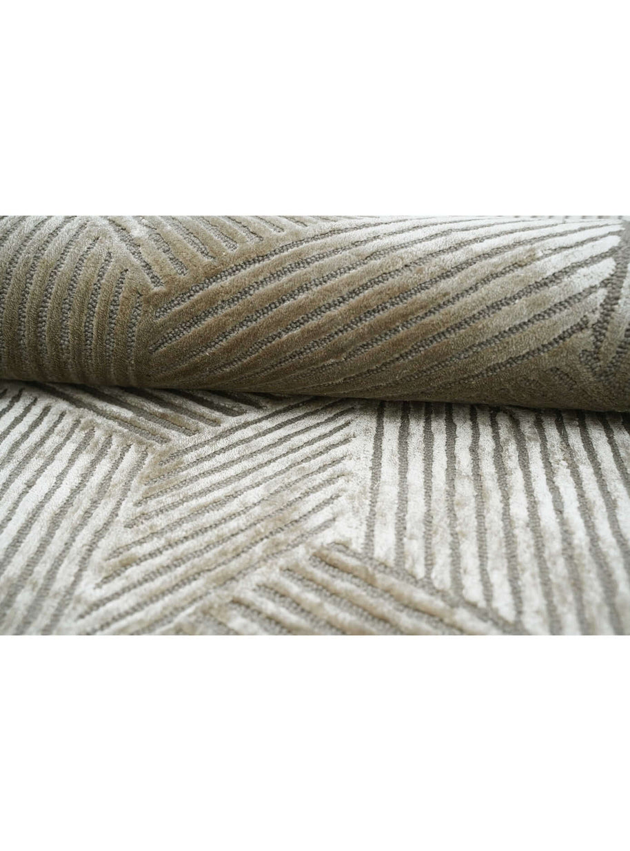 C O N T O U R - L A T T I C E luxury handmade rug by Cherom, New Zealand wool, soft beige, modern design.