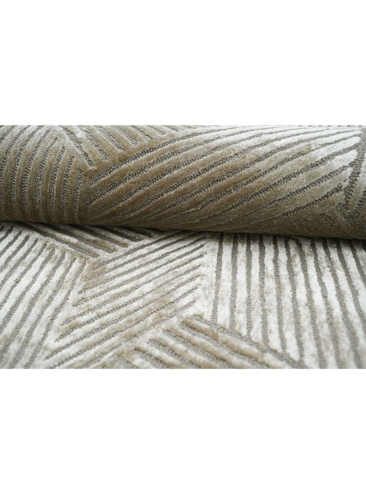 C O N T O U R - L A T T I C E luxury handmade rug by Cherom, New Zealand wool, soft beige, modern design.