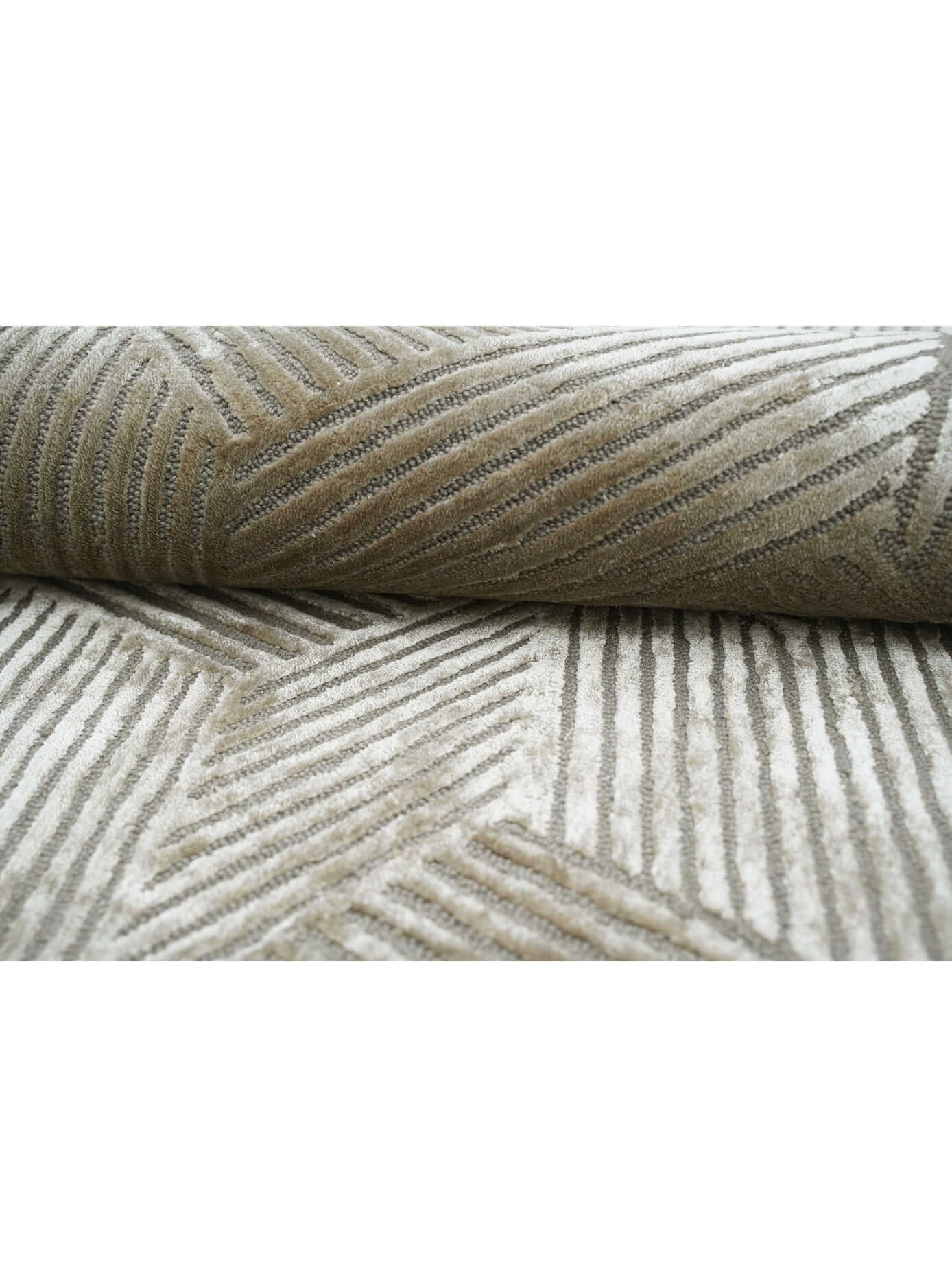 C O N T O U R - L A T T I C E luxury handmade rug by Cherom, New Zealand wool, soft beige, modern design.
