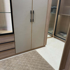 S C U L P T E D - K N I T