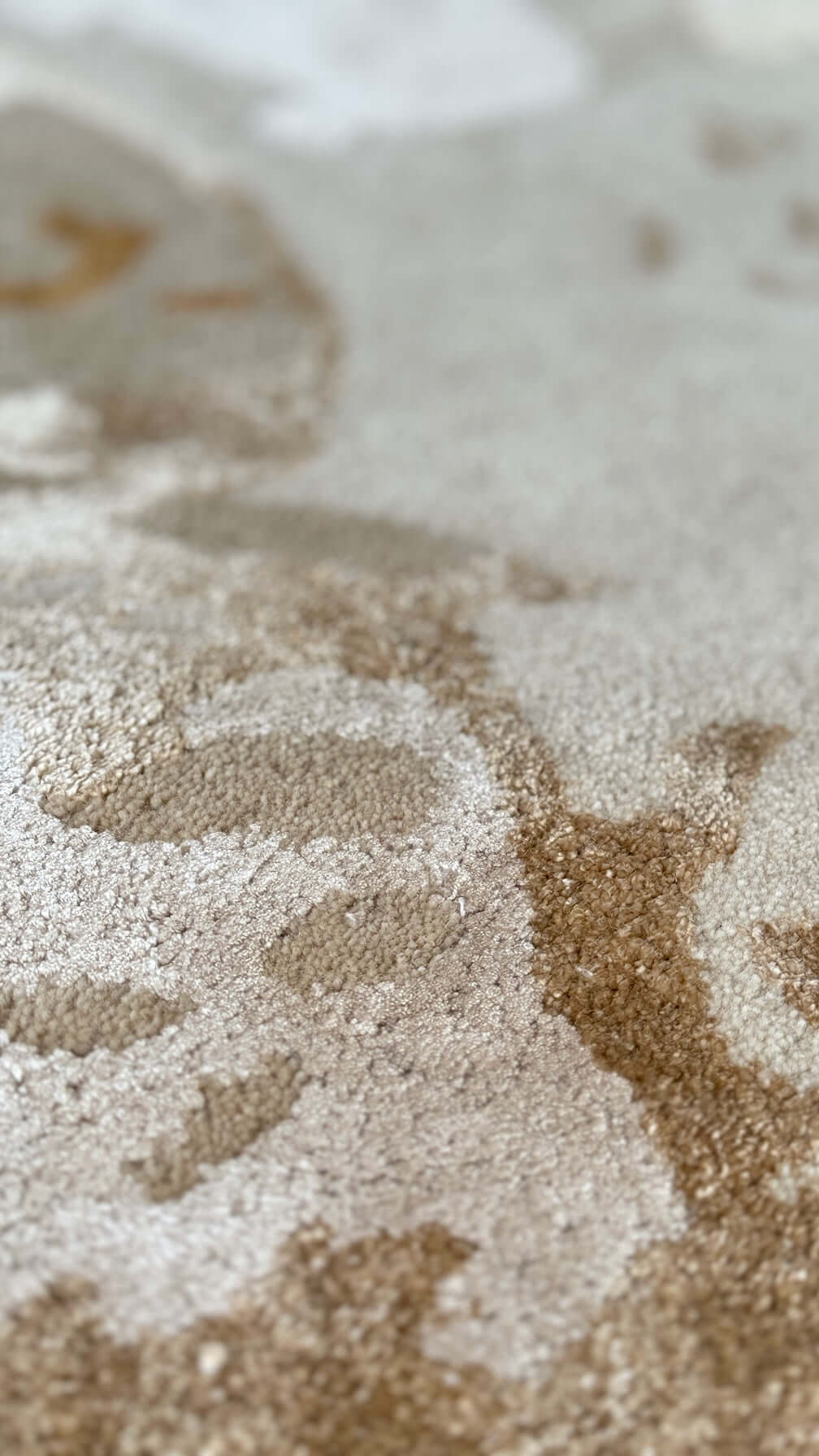 L U M E T luxury handmade rug by Cherom, neutral color, New Zealand wool, modern contemporary design.