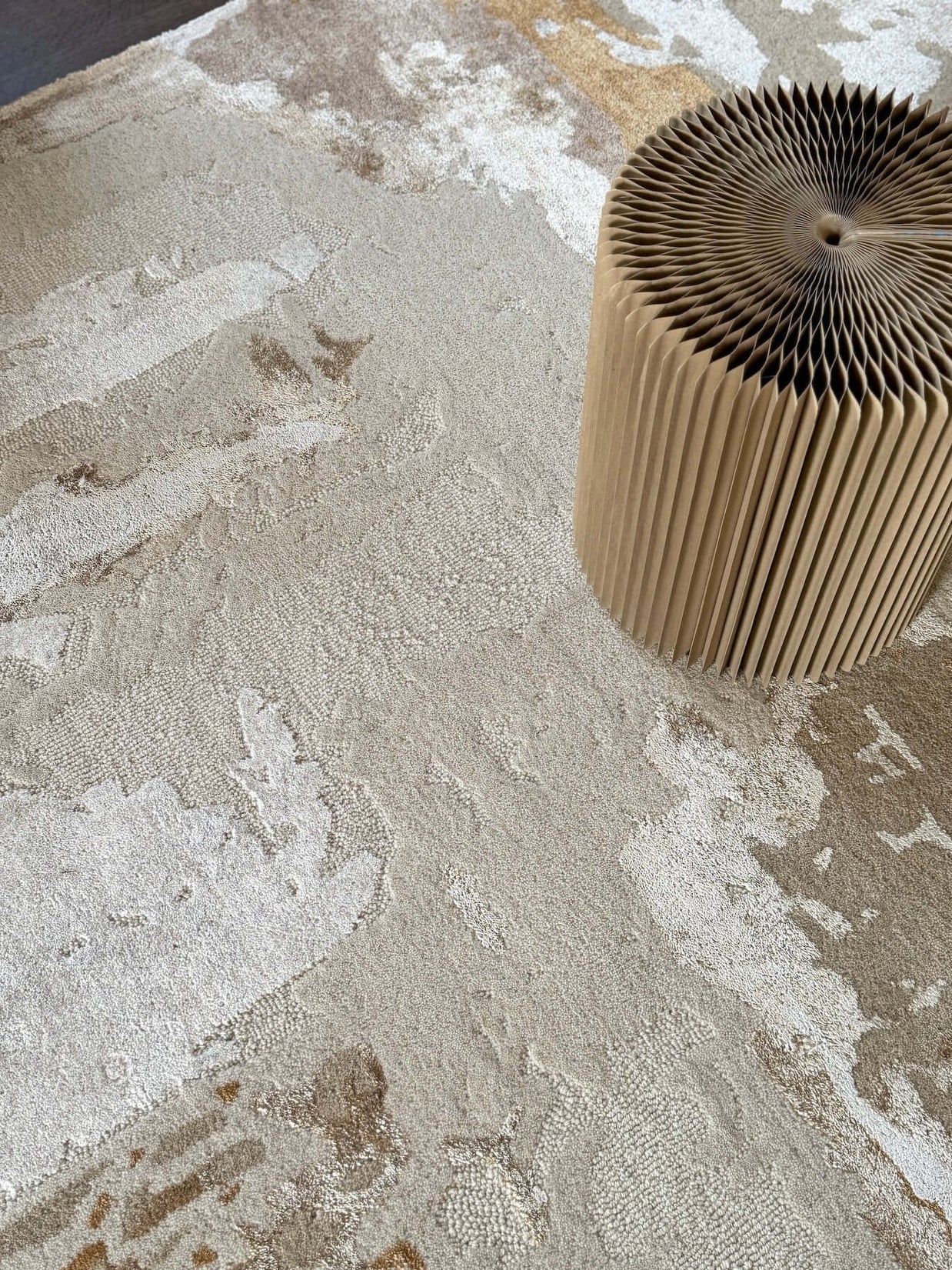 L U M E T luxury handmade rug by Cherom, neutral New Zealand wool, contemporary design.