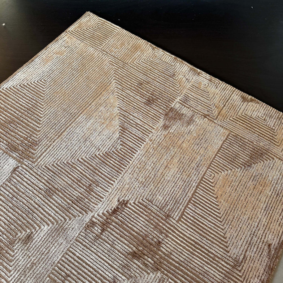 C O N T O U R - R E N A T A luxury handmade rug by Cherom, warm golden-beige, New Zealand wool, modern design.