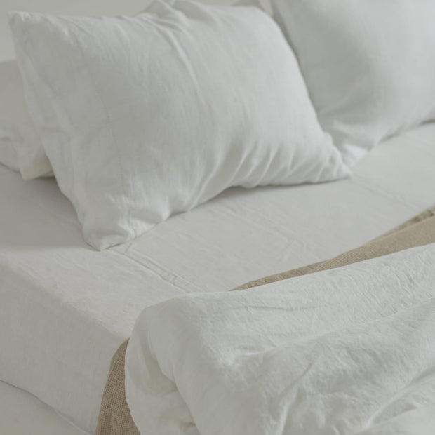 White bedset
