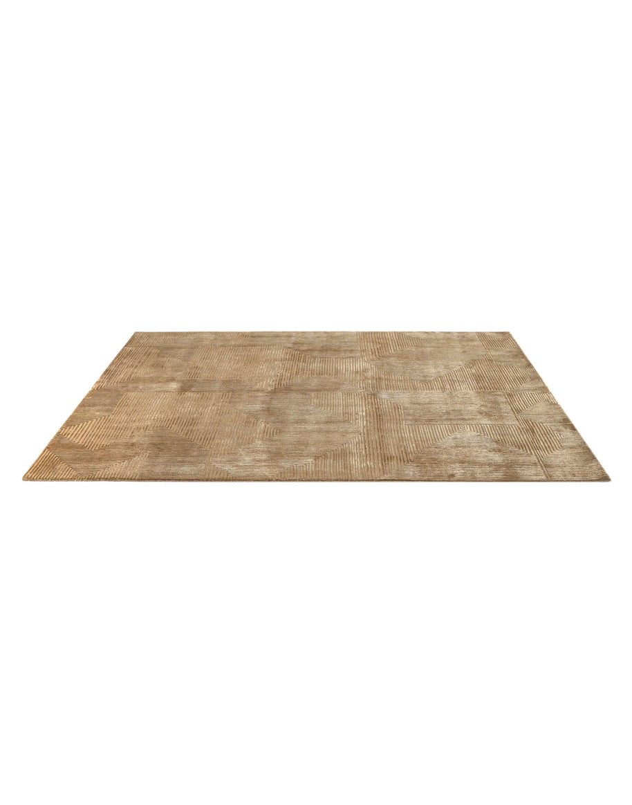 C O N T O U R - R E N A T A luxury handmade rug by Cherom, golden-beige New Zealand wool, modern design.