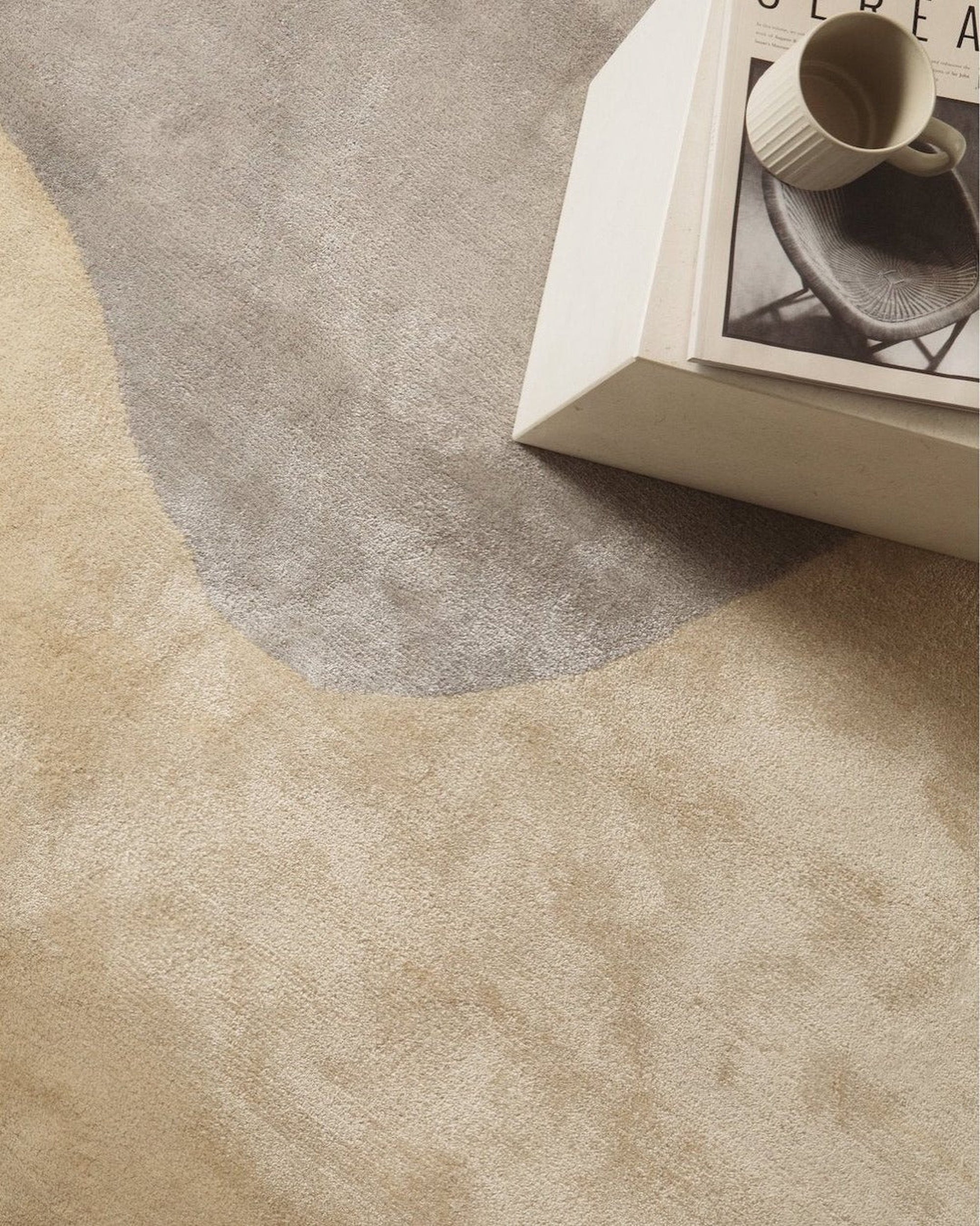 rugberry-nasai-silk-rug-pale-grey-2