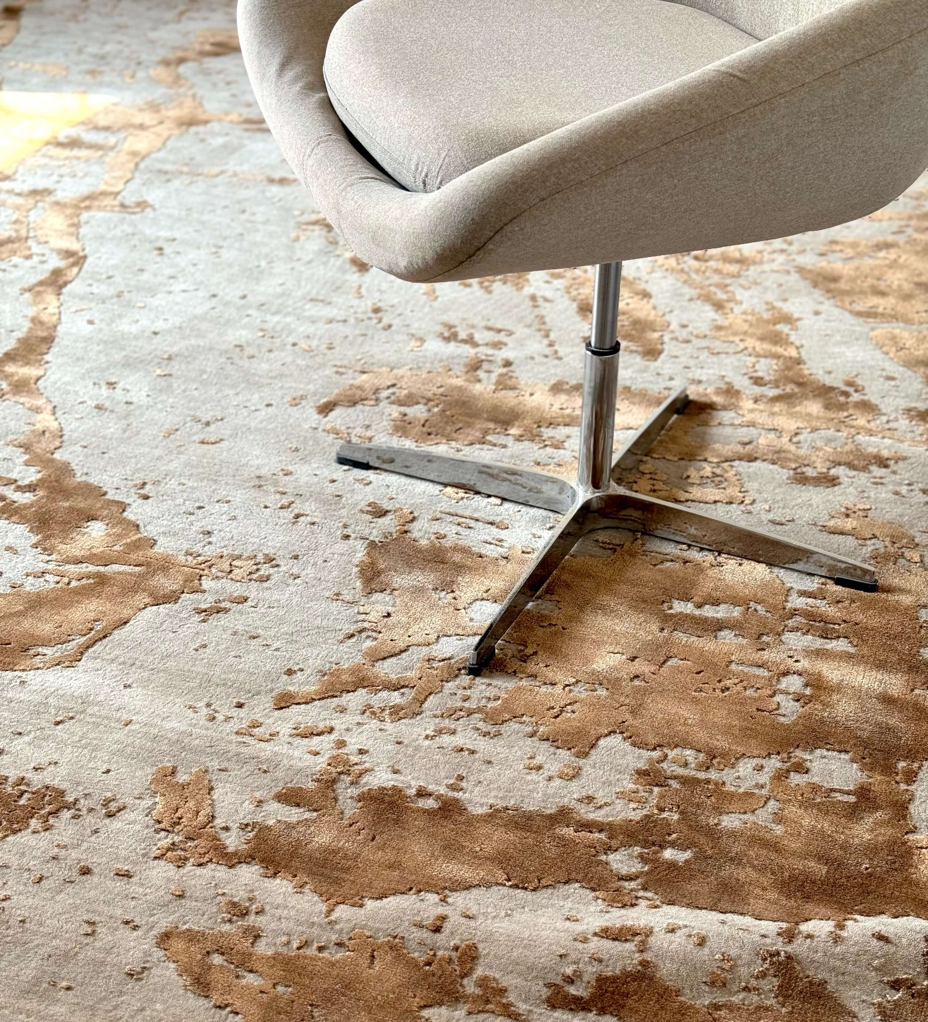 R I A L T O luxury handmade rug by Cherom, modern New Zealand wool in neutral tones.