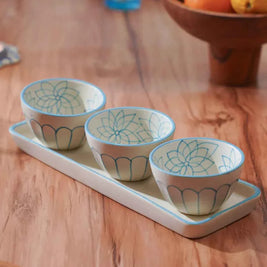 Meera- Serving set of 3 bowls with tray