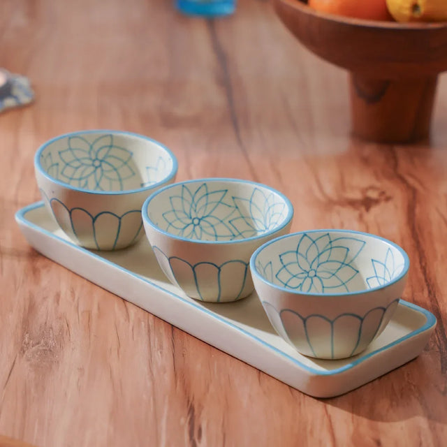 Meera- Serving set of 3 bowls with tray
