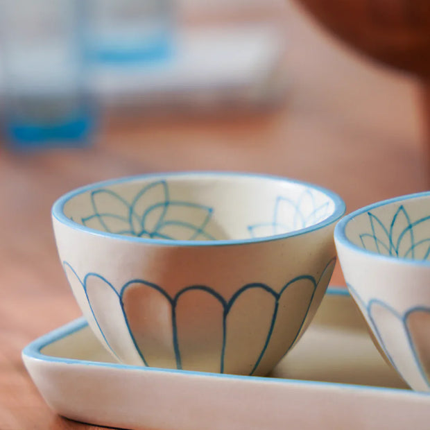 Meera- Serving set of 3 bowls with tray