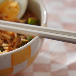 Ela- Ramen/Noodle Bowl with chopstick holder