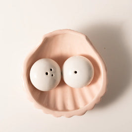 Amarkos- Seashell with pearl Salt and Pepper