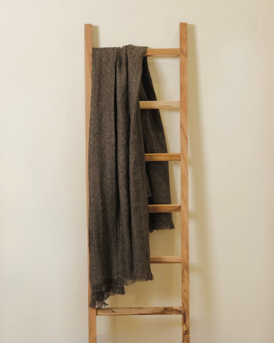 Wren Throw