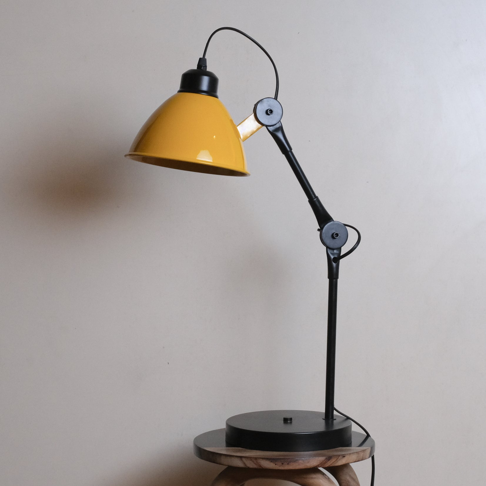 Yellowdesklamp