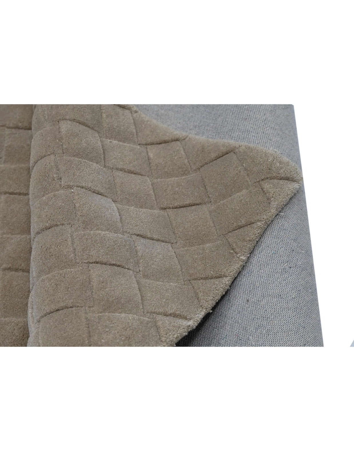 S C U L P T E D - K N I T