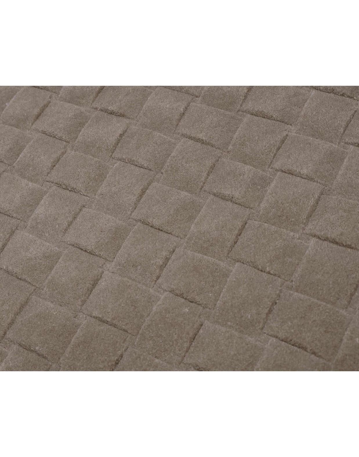 S C U L P T E D - K N I T